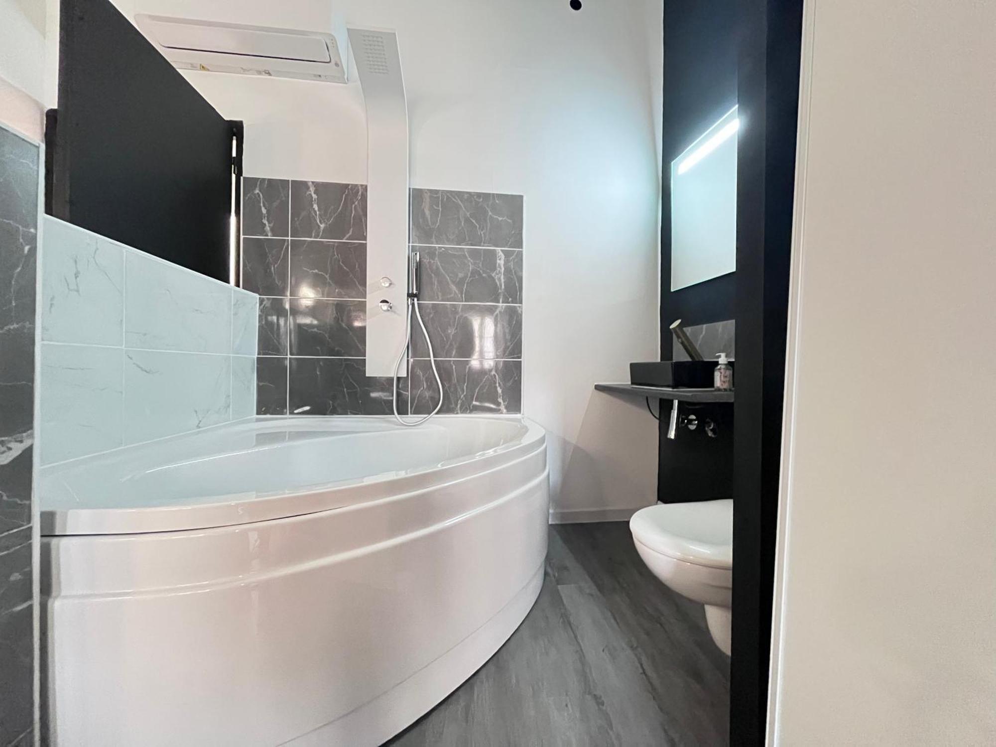 Charmant Studio Baignoire Narbonne Dış mekan fotoğraf