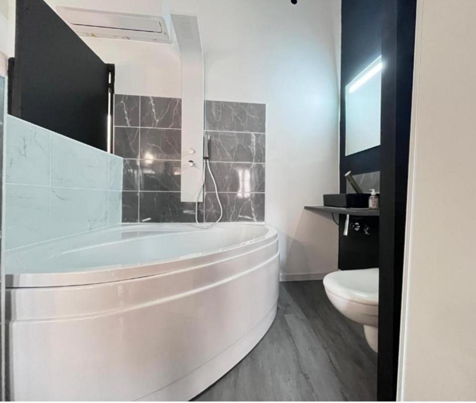 Charmant Studio Baignoire Narbonne Dış mekan fotoğraf